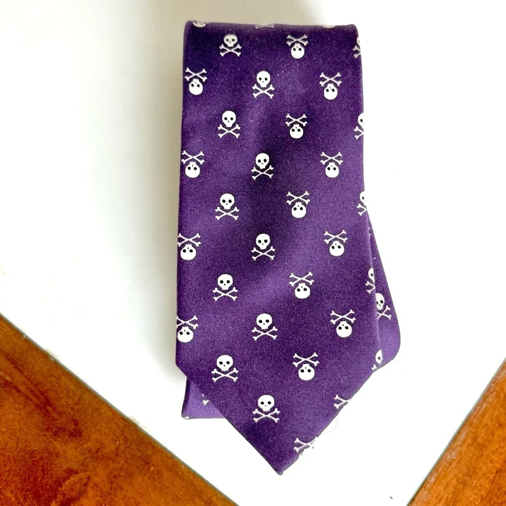GAP Kids Boys Tie Purple Skull and Crossbones Tie Halloween 👻 Formal Dress Tie